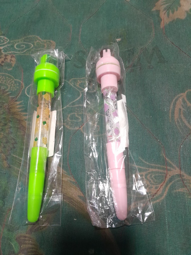 Leaveforme 2pcs Bubble Pen Multifunctional 5 in 1 Lighting Roller Seal Children Blowing Magic Creative Ballpoint Pen, Green