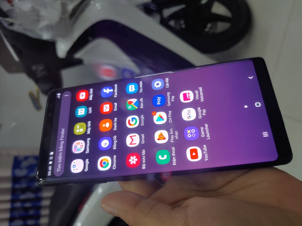 Màn hình Super AMOLED trên Samsung Note 8 thật sự đẹp và sắc nét hơn so với các loại màn hình khác. Hãy xem hình ảnh về màn hình này để cảm nhận sự khác biệt một cách rõ ràng nhất.