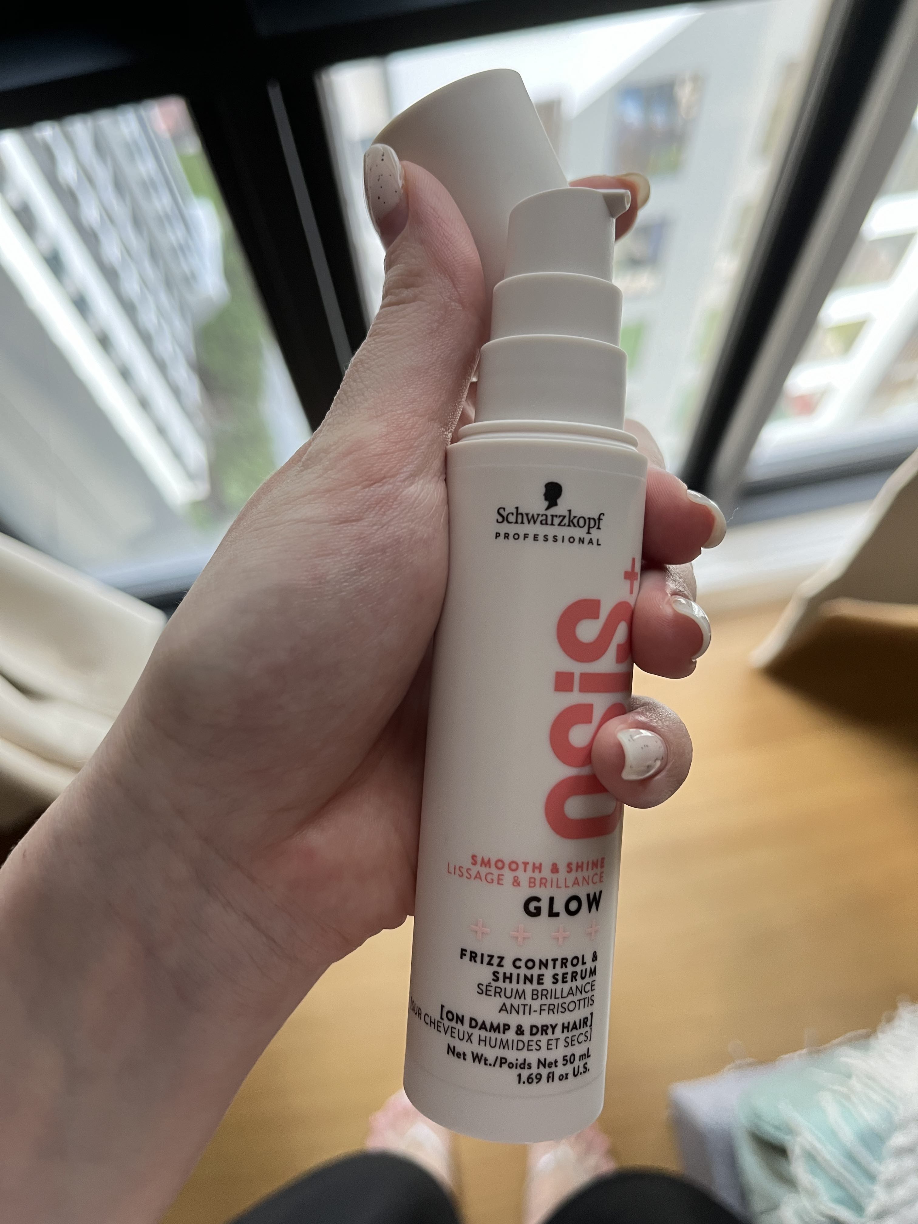Schwarzkopf Professional OSiS Glow Anti-Frizz Shine Serum (Styling