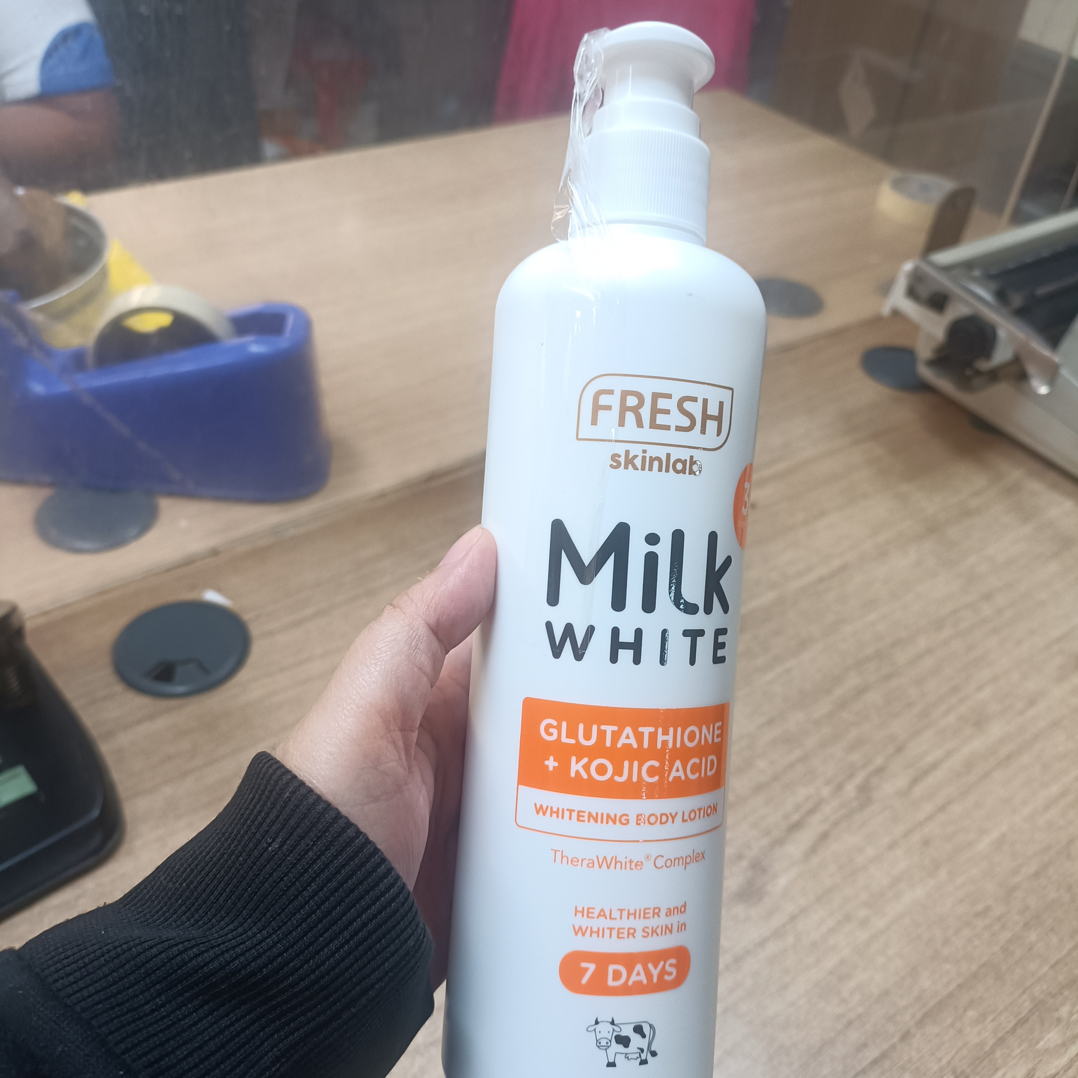 FRESH Skinlab Milk White Glutathione + Kojic Acid Whitening Body Lotion  480ml