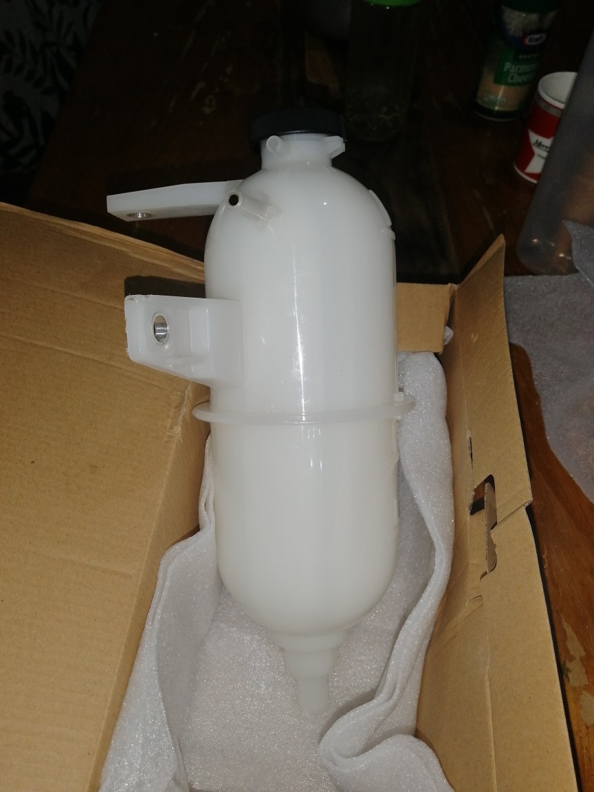 NIKKO JAPAN RADIATOR RESERVE TANK COOLANT JAR TOYOTA FORTUNER HILUX