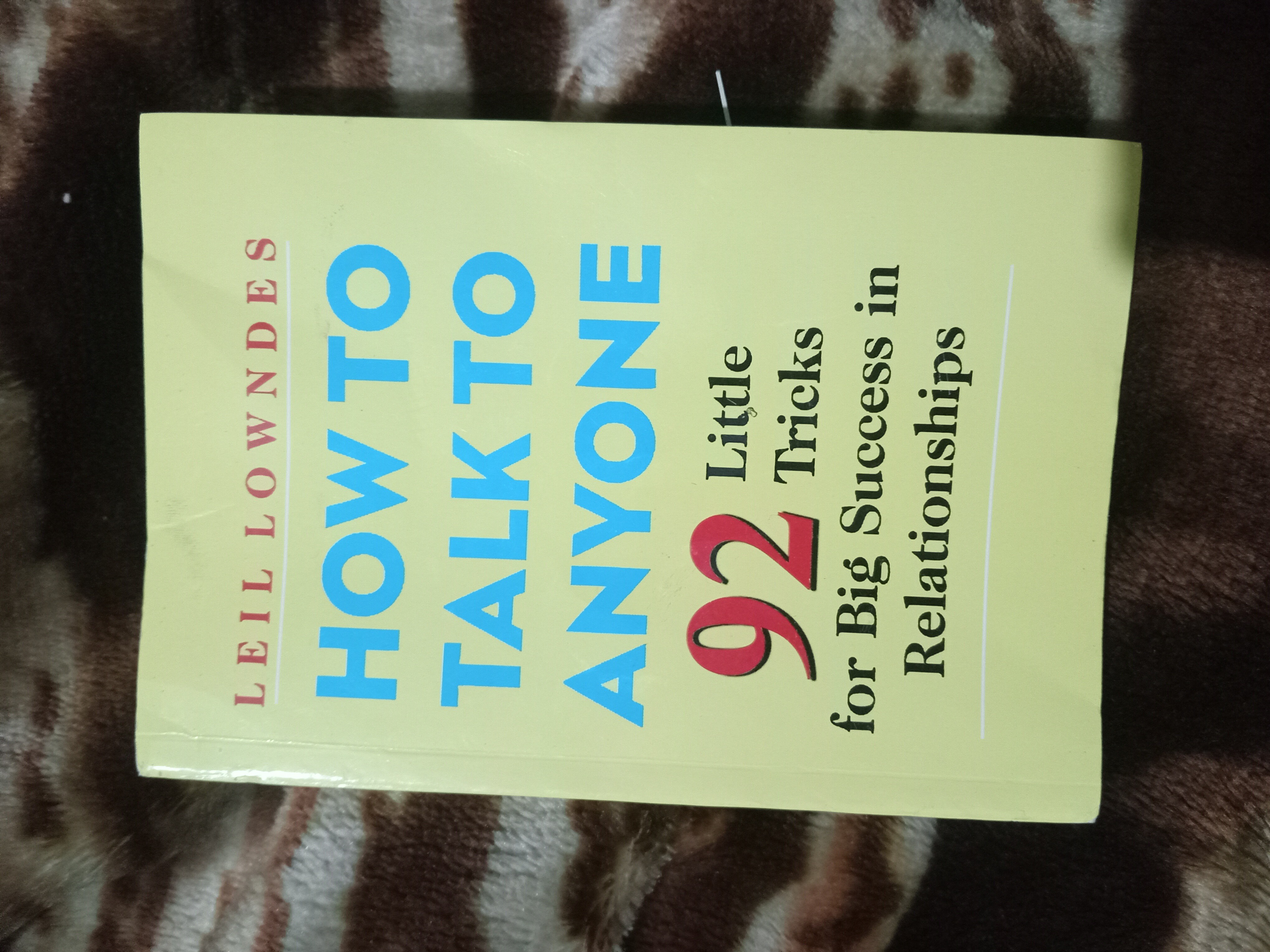 Books Kinokuniya: How To Talk To Anyone : 92 Little Tricks For Big Success In Relationships / Lowndes, Leil (9780722538074 - Foto 10