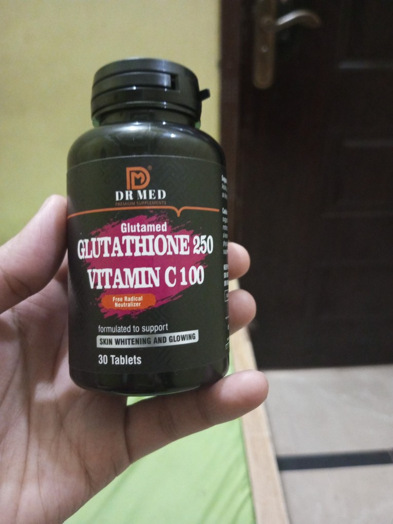 glutathione concentration in cancer cells Redox status of various cell lines. (a) Glutathione (GSH) levels in