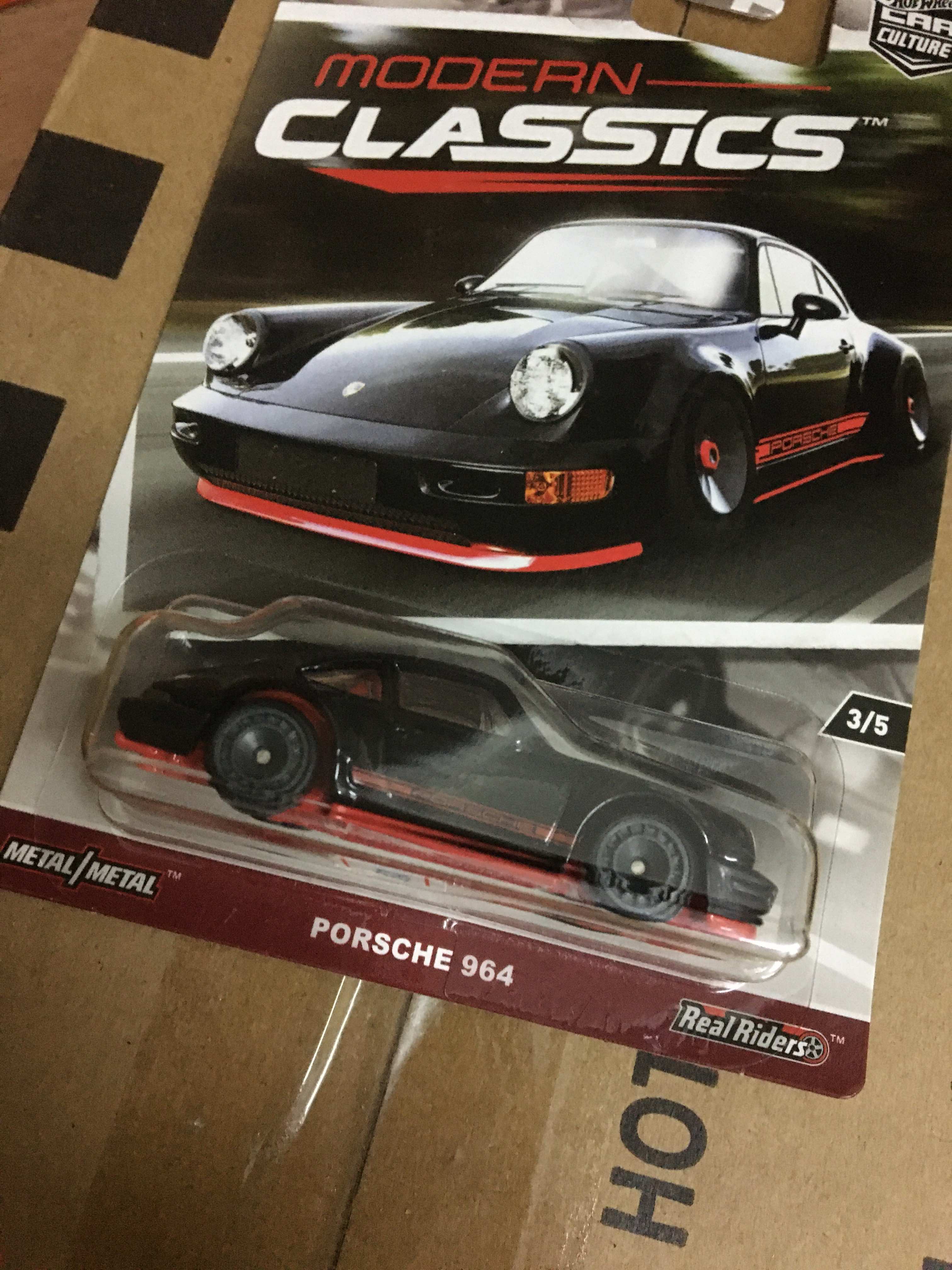 Hot Wheels 2017 Car Culture Modern Classics - Porsche 964 Battery