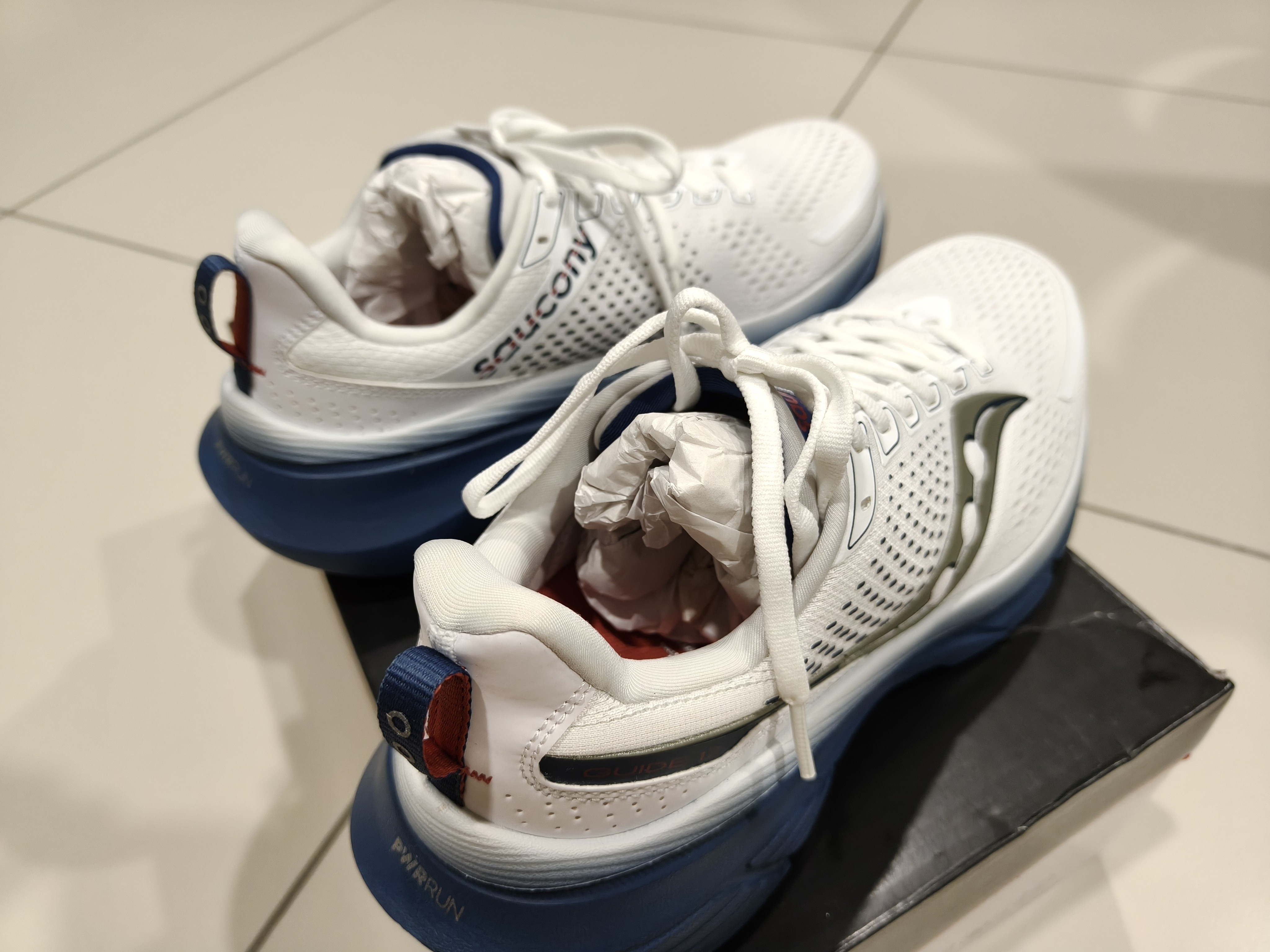 Saucony Guide 17 Road Running Stability Shoes Mens -C(WHITE  display picture 1