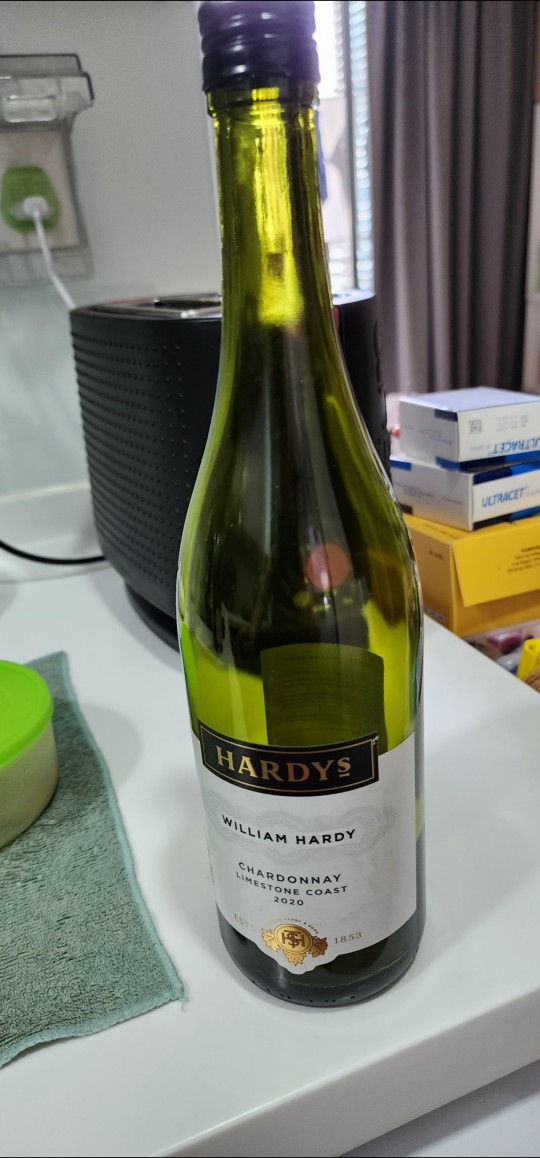HARDYS William Hardy Limestone Coast Chardonnay White Wine (Laz