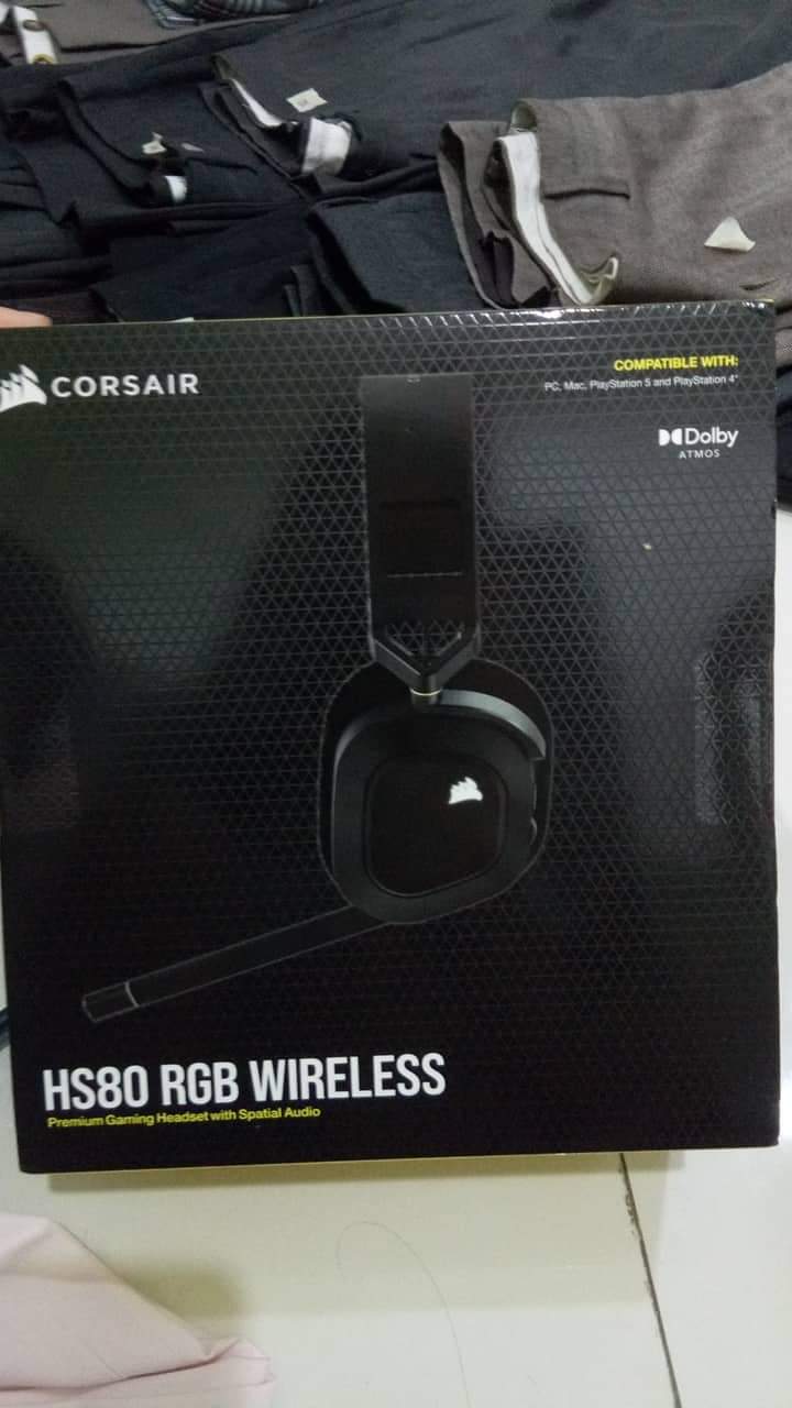 HS80 RGB WIRELESS Premium Gaming Headset with Spatial Audio — Carbon