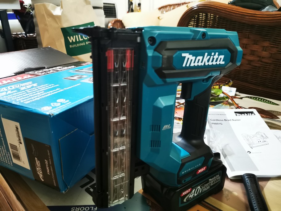 Makita FN001GZ Cordless Brushless Brad 