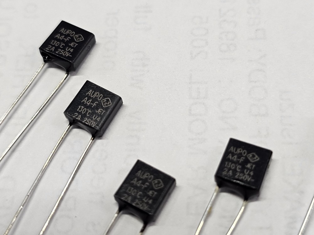 Aupo Thermal Fuse Cutoff TF 130°C 250V 1A – 5 Pack – A4-1A-F Square Temperature Switch