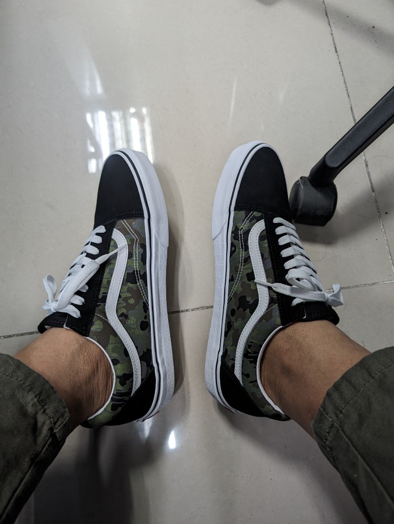 Camo vans on on sale feet