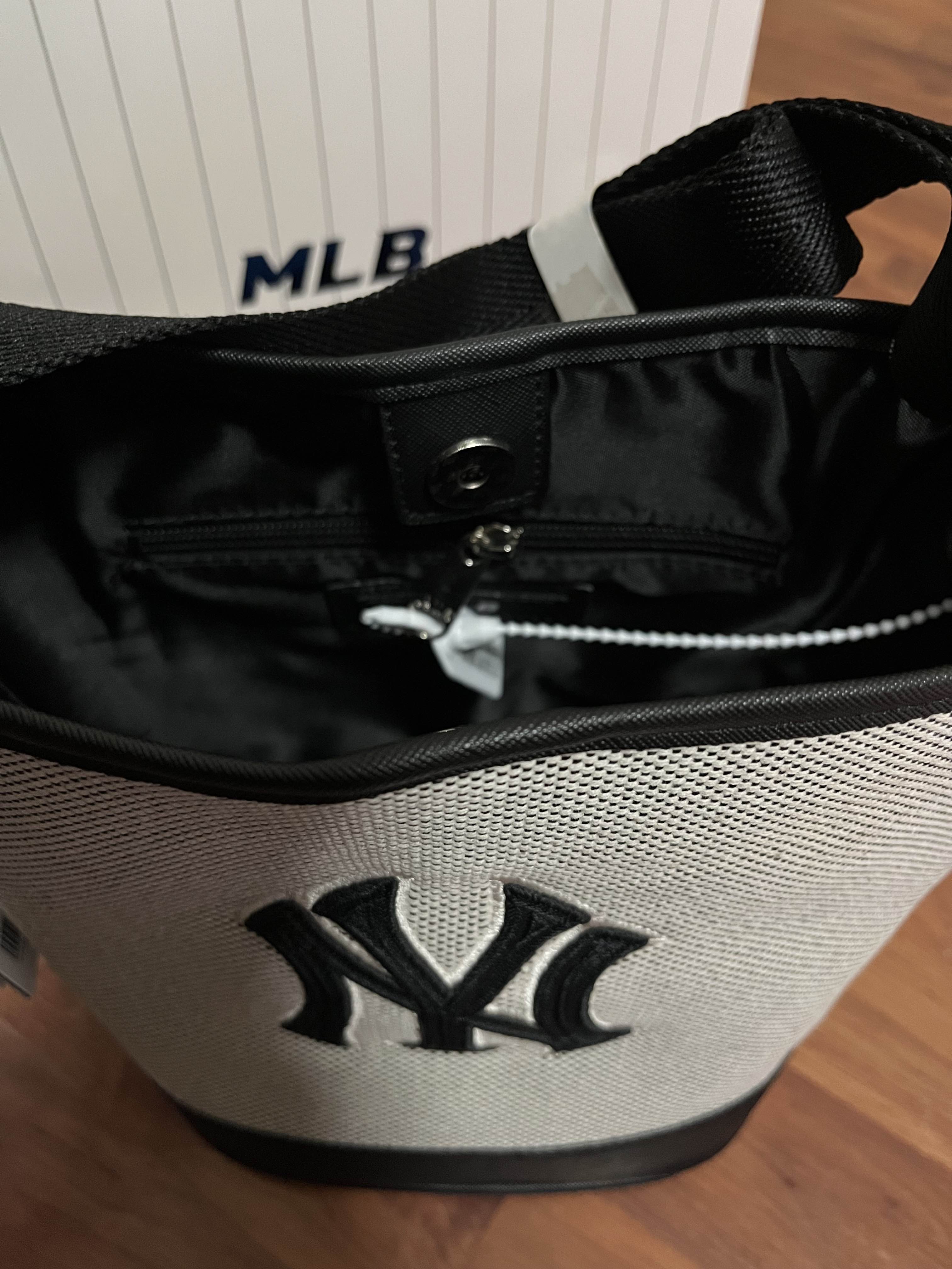 MLB Basic Big Logo Canvas Bucket Bag 3,300฿