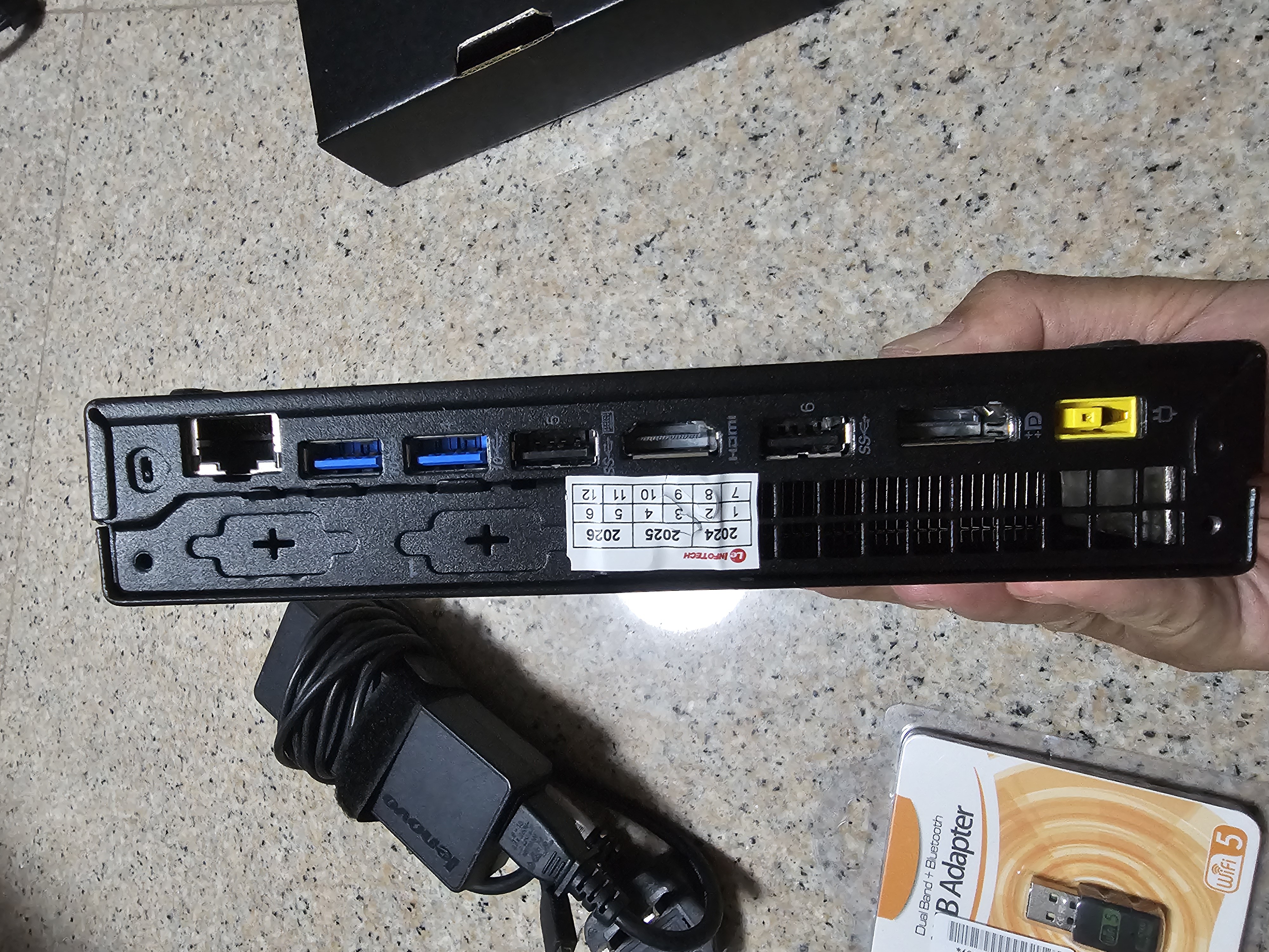 LENOVO ThinkCentre M720q Tiny Desktop 6-cores Intel 8th Gen i7/i5