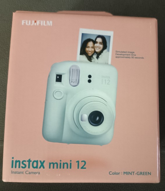 Pack Cámara instax mini 12 con película y 3 porta fotos incluidos