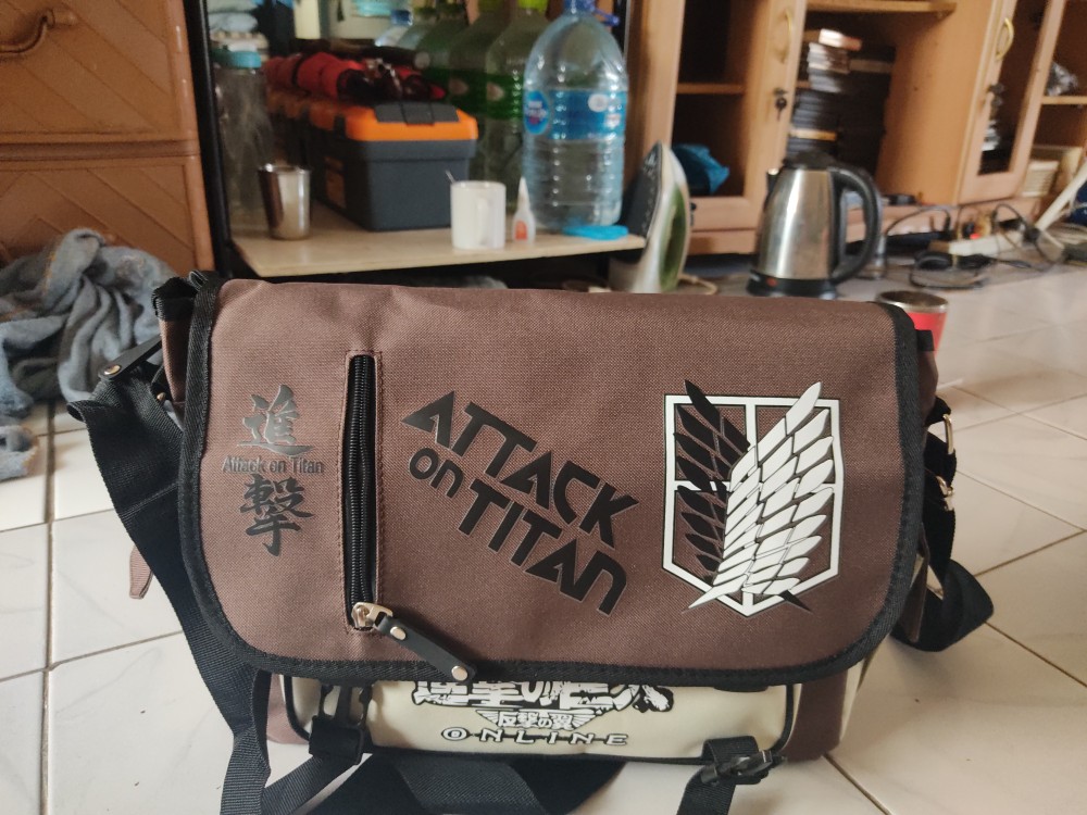 Attack on titan bag comic alley on sale