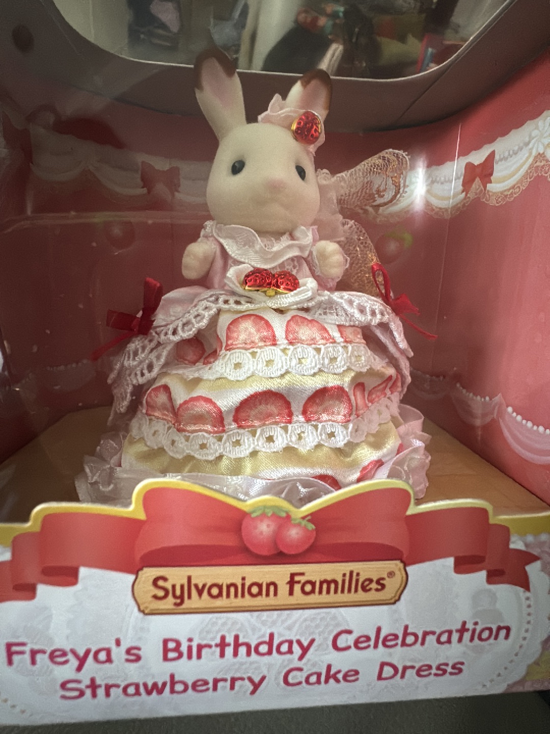 sylvanian families freya's birthday celebration strawberry cake dress They're Here! Celebrate 40th Anniversary Part 4 Introducing the Limited Edition Freya's Birthday Celebration Strawberry Cake Dress! The beloved Chocolate Rabbit Girl is dressed in a gorgeous strawberry cake themed