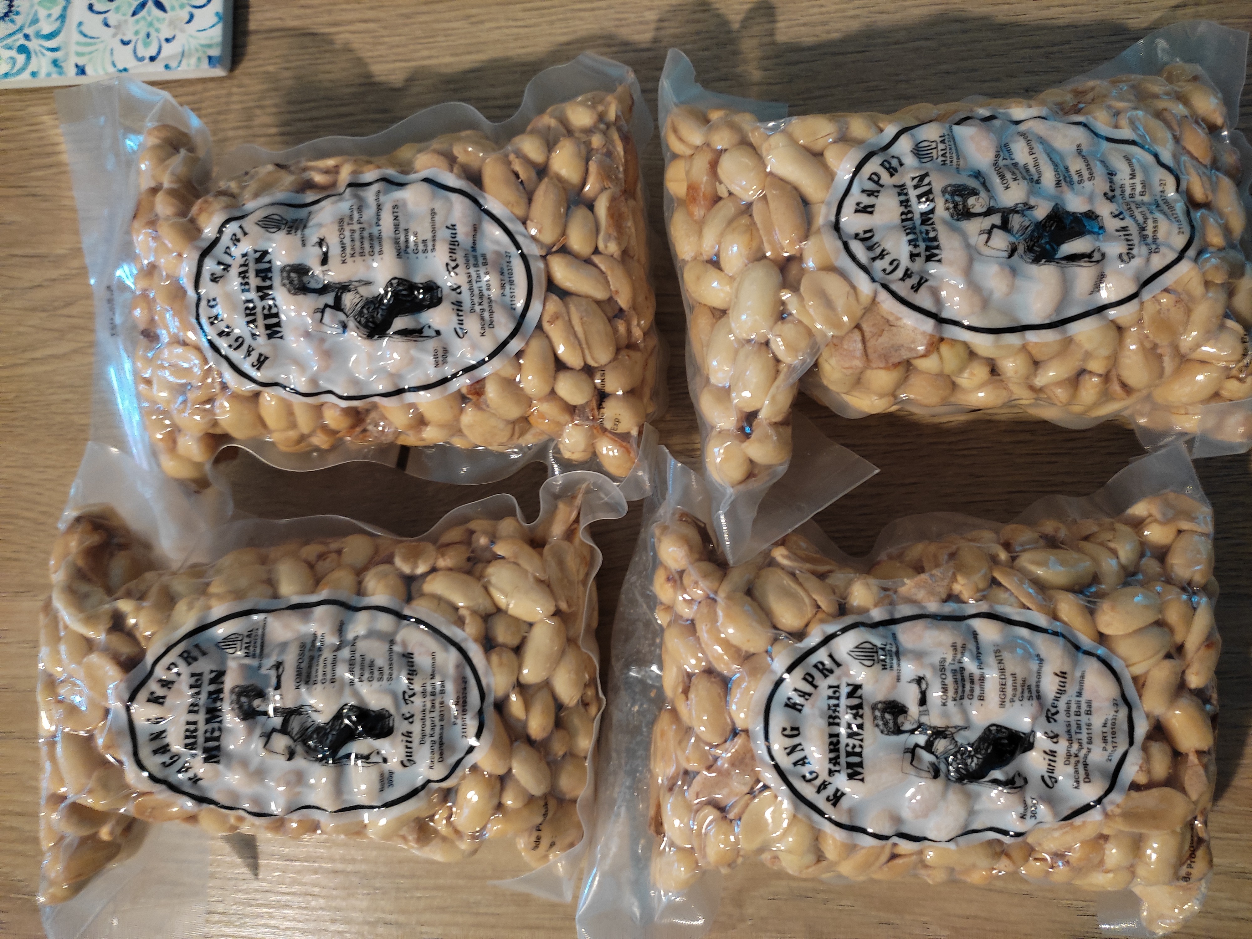 Bundle of 4 packs - Kacang Kapri Tari Bali Meman (Garlic Roasted