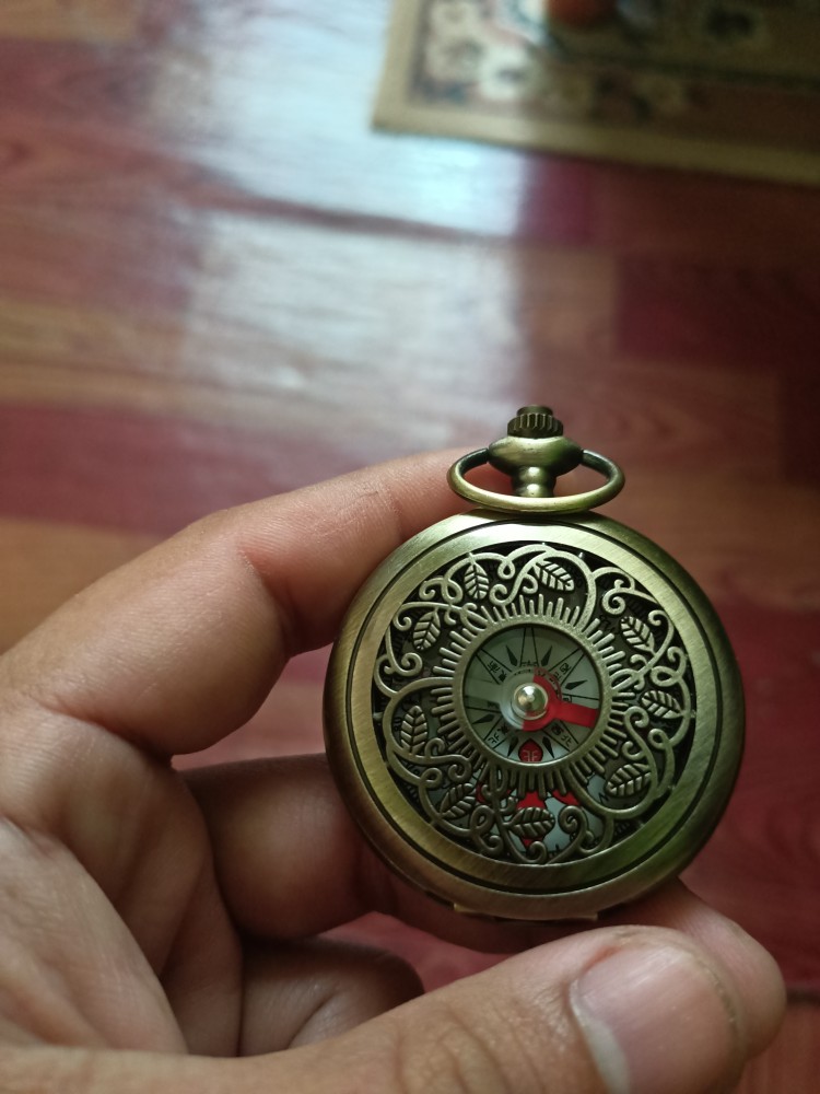 Vintage Bronze Compass Retro Pocket Compass for Outdoor Hiking