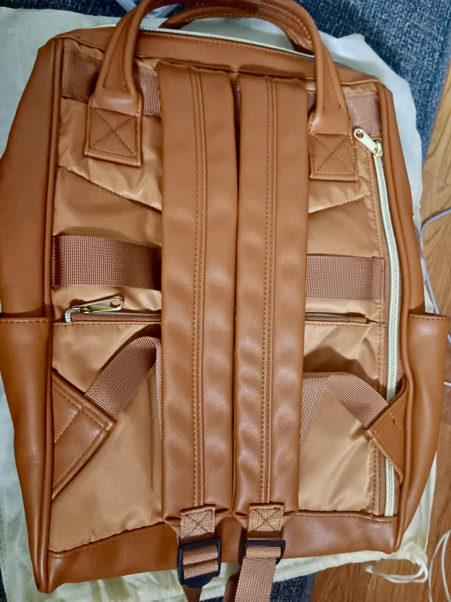 timbuk2 san francisco messenger bag Bag, Collegiate Red, XS – Napoleon side Fingerboarding: Bags & Accessories Location:Front and Back Eagle Creek Tour Lite