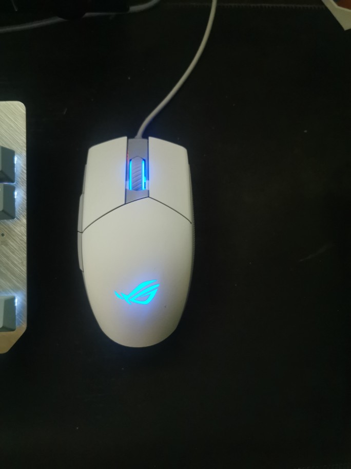 ASUS ROG Strix Impact II Moonlight White gaming mouse