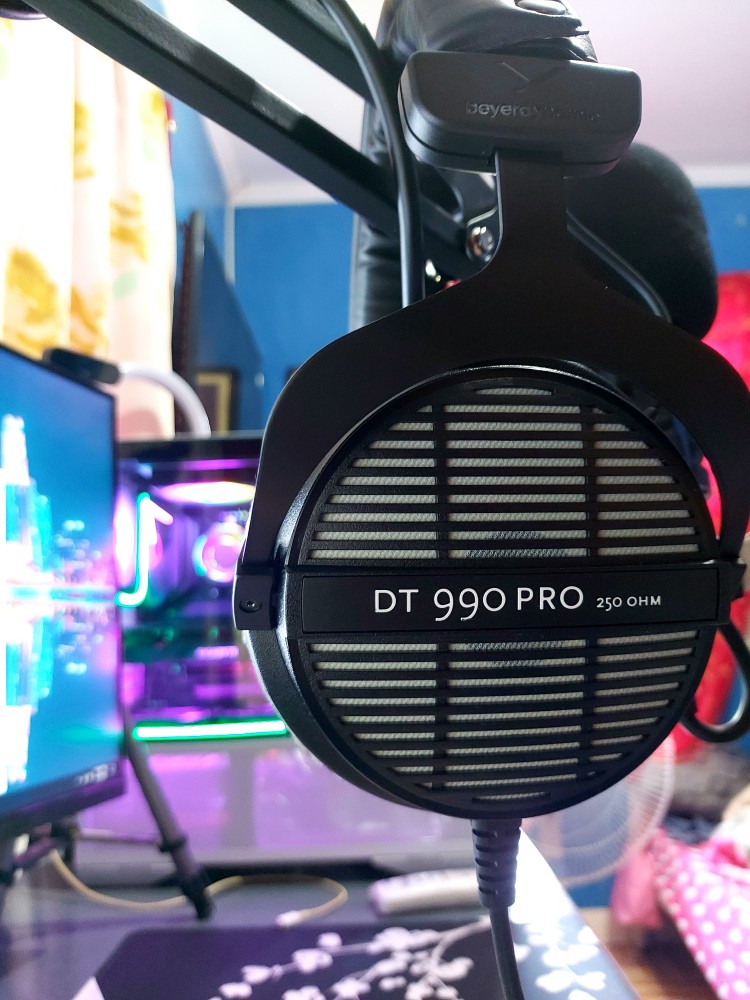 Beyerdynamic DT990 PRO 250 Ohms Open Studio Headphones - Mixing