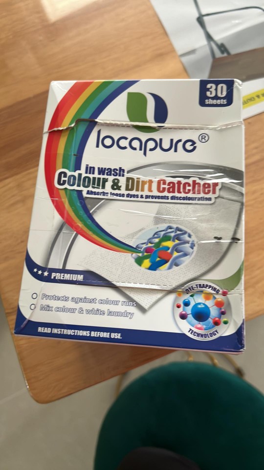 Locapure 30 Sheets In-Wash Color Catcher Household Laundry Clothes  Essential Absorbs Loose Dyes Prevents Discolouration