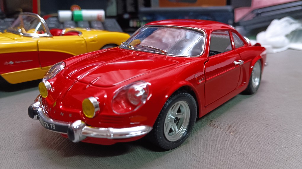 BBurago 1:24 Alpine Renault A110 1600S (1971) Unisex