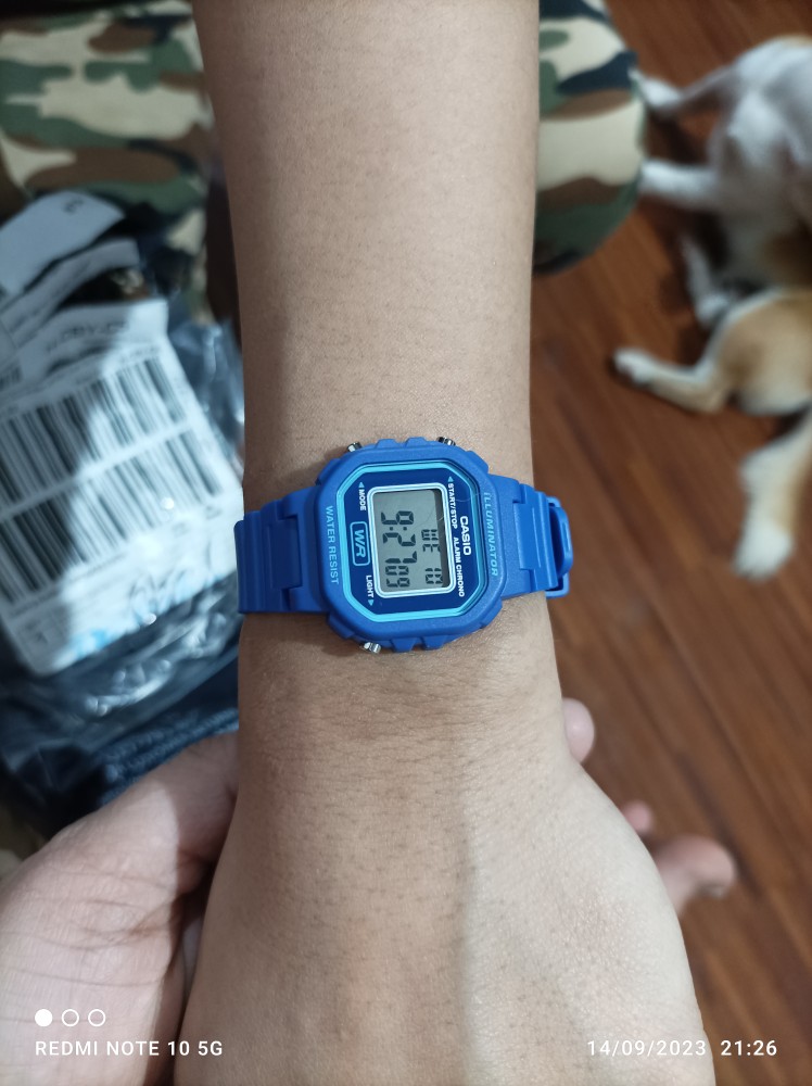 Casio LA20 Blue Digital Watch for Kids (or for slim teens) LA-20WH