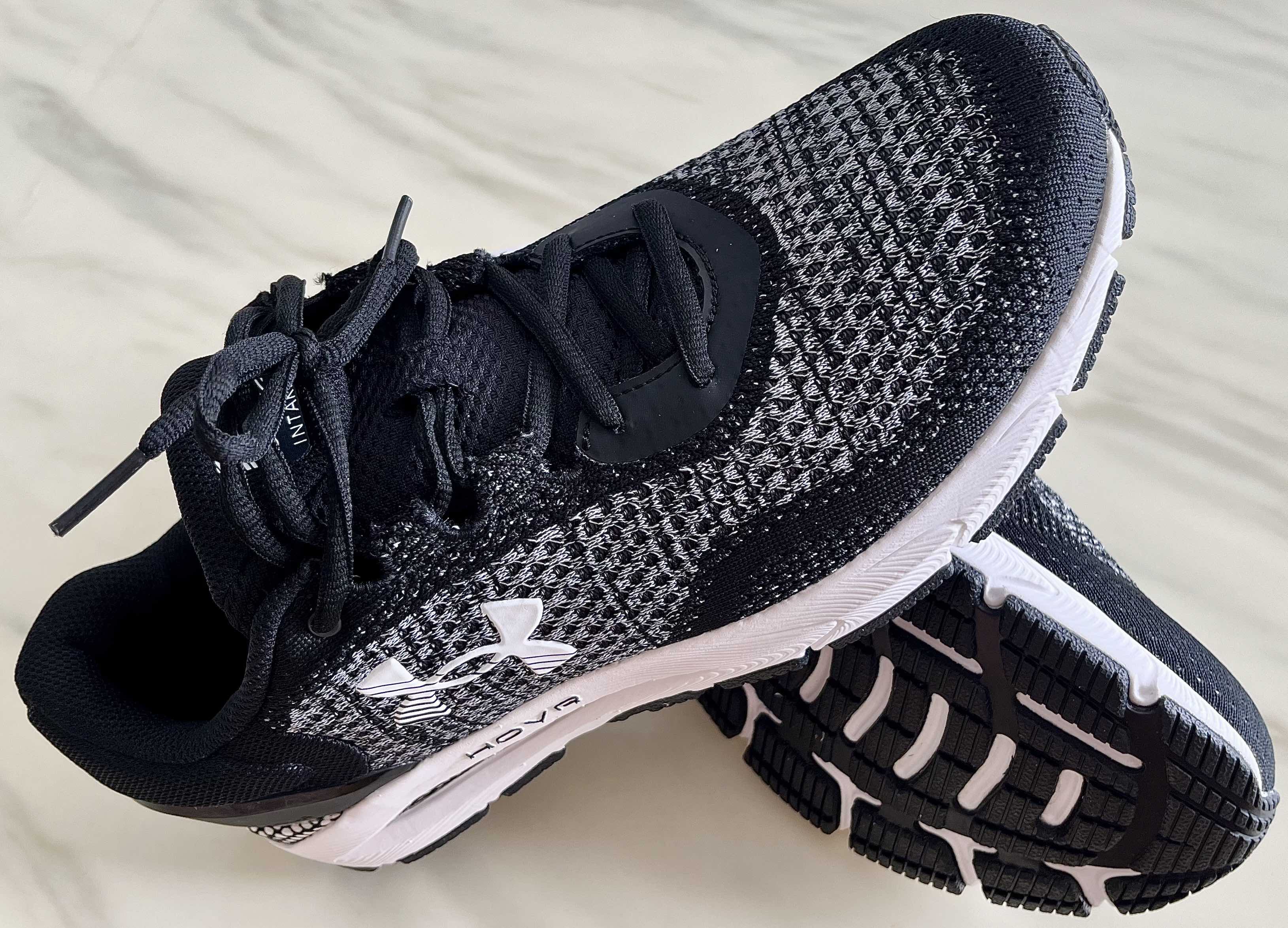 Hovr TÃªnis Under Armour Charged Intake UNDER ARMOUR Giày