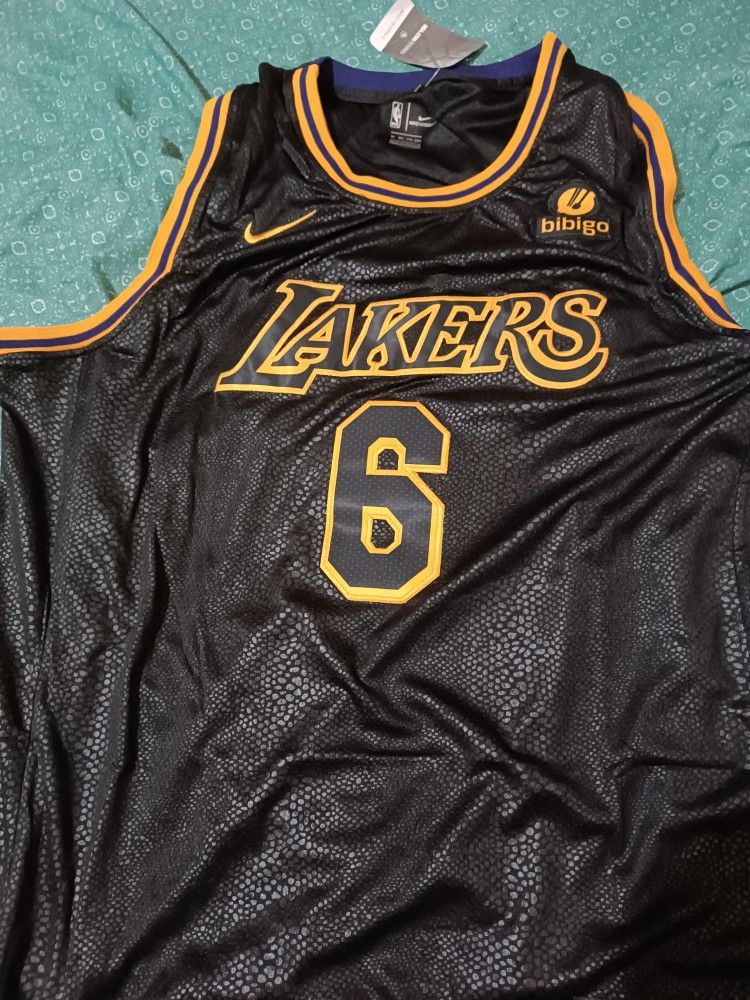 2021-22 Los Angeles Lakers LeBron James #6 Earned Edition Black