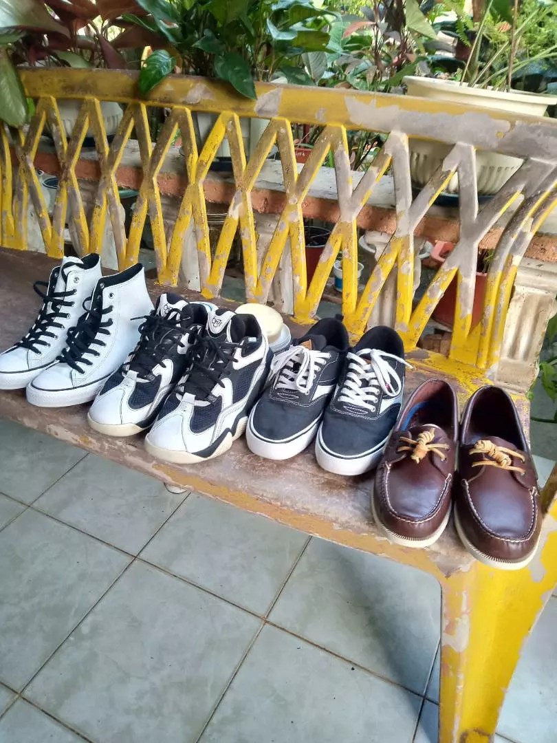 Distributor sepatu hotsell vans original