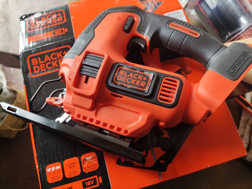 BLACK+DECKER™ Cordless Jigsaw BDCJS18N-XE (Bare Unit)