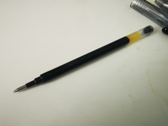 Pilot G2 Retractable Rubber Grip Gel Pen 0.5mm / 0.7mm / 1.0MM Tip