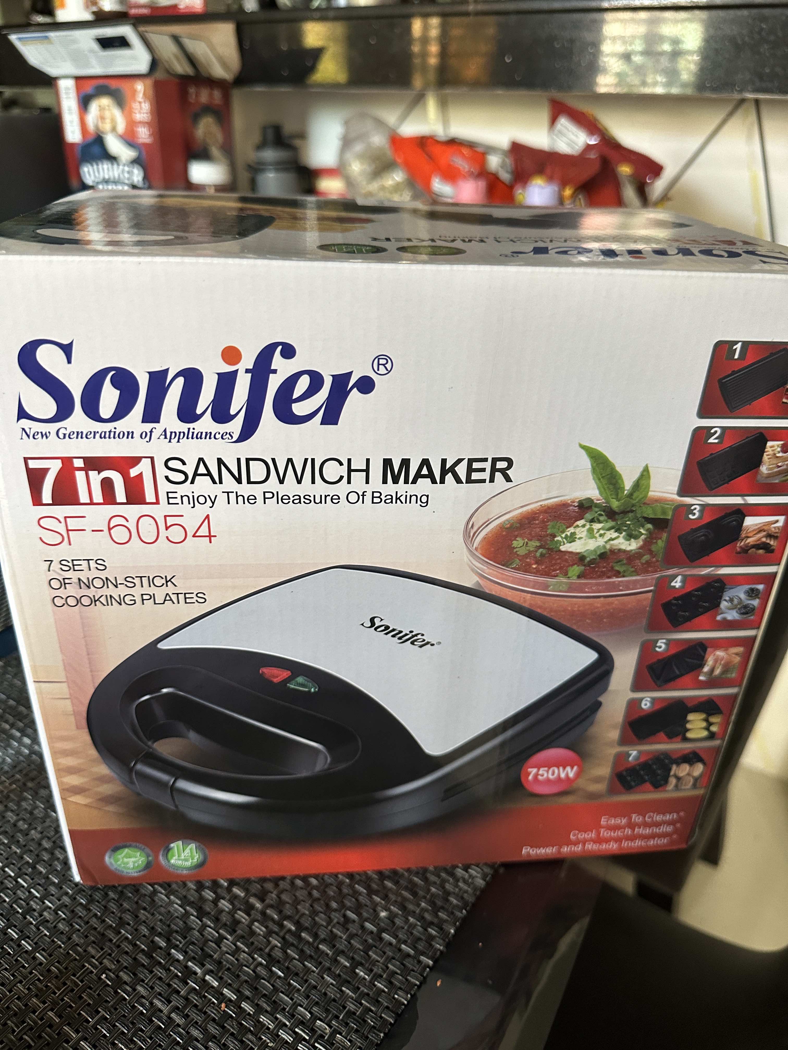 Sonifer Sandwich Maker SF-6122 .Detachable waffle maker 7 in 1