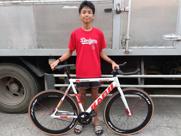 Supreme sales fixie bike