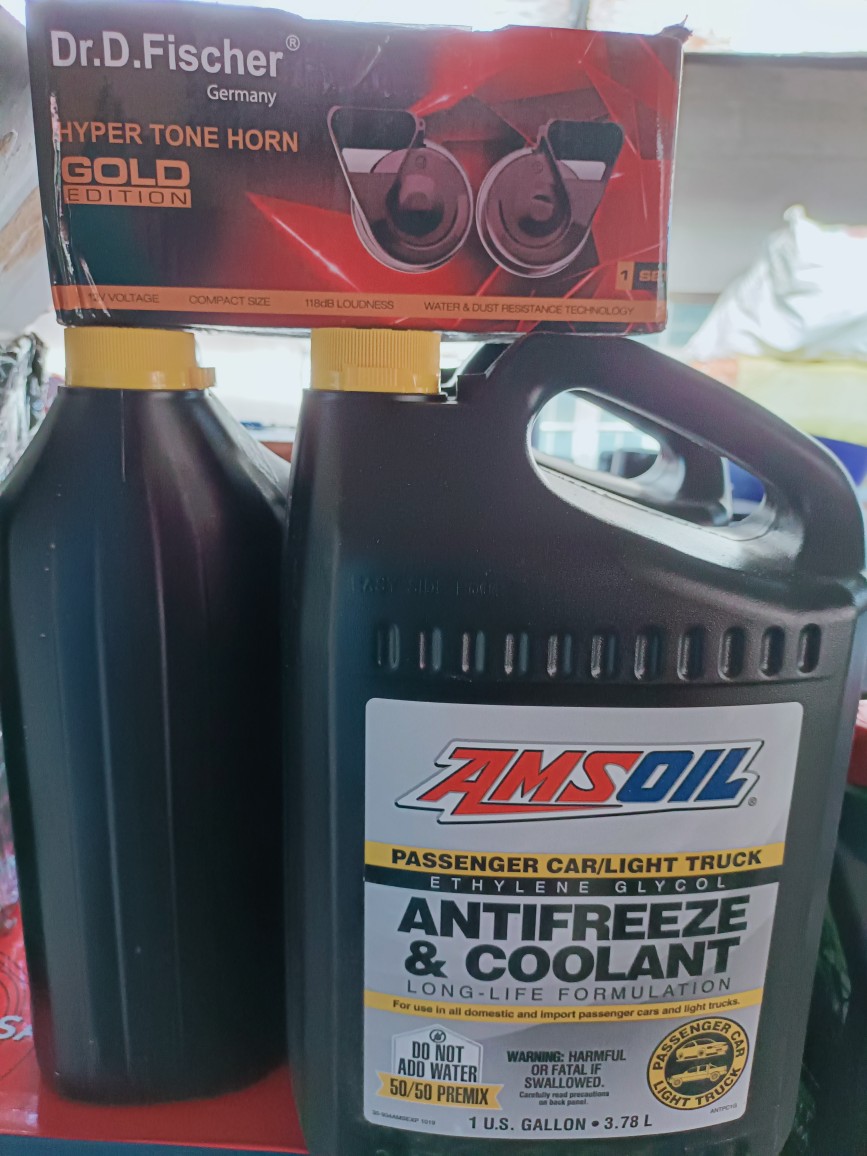 AMSOIL Passenger Car & Light Truck Antifreeze & Coolant 1 Gallon