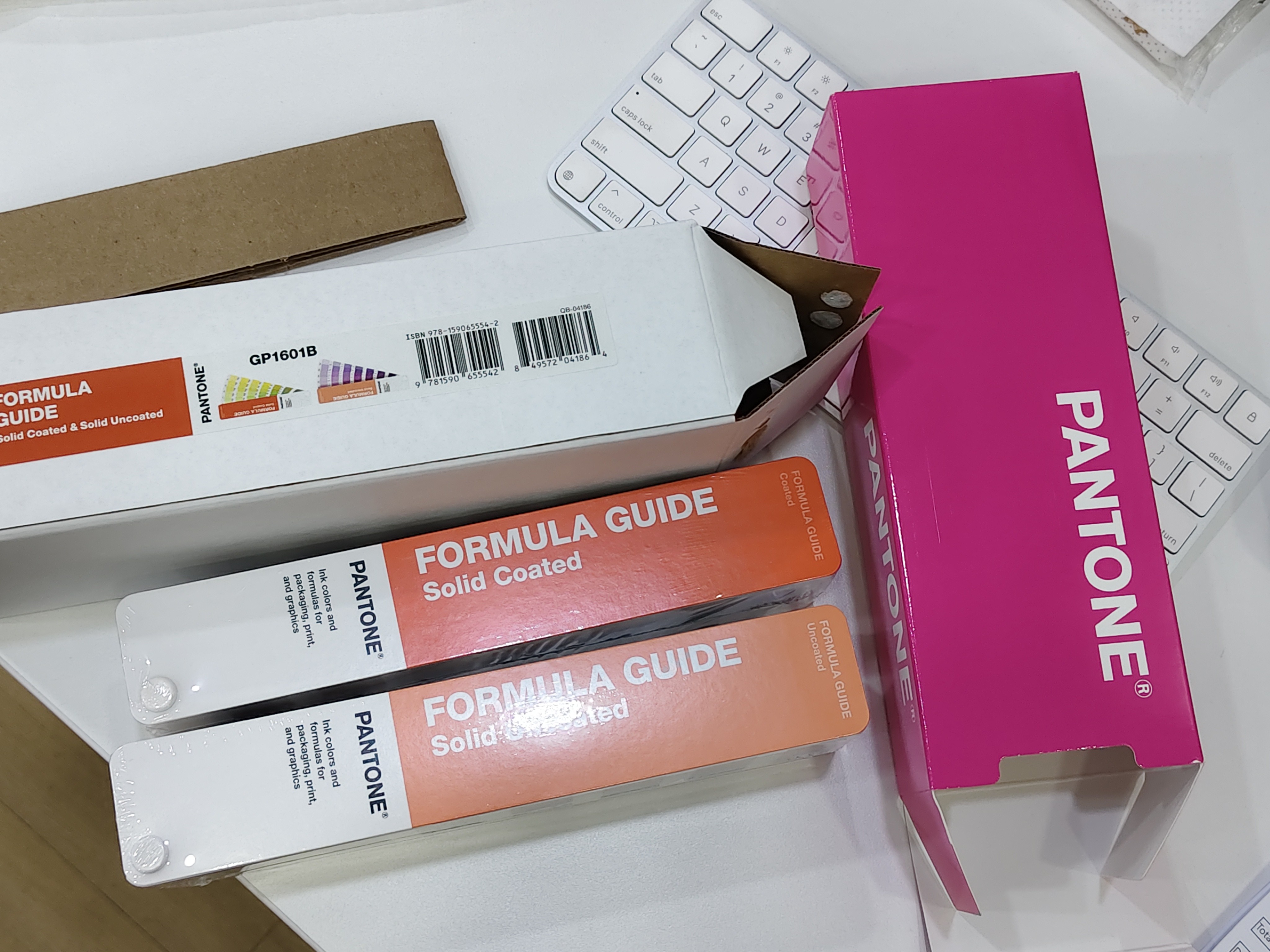 PANTONE Formula Guide | Coated & Uncoated - GP1601B | Lazada Singapore