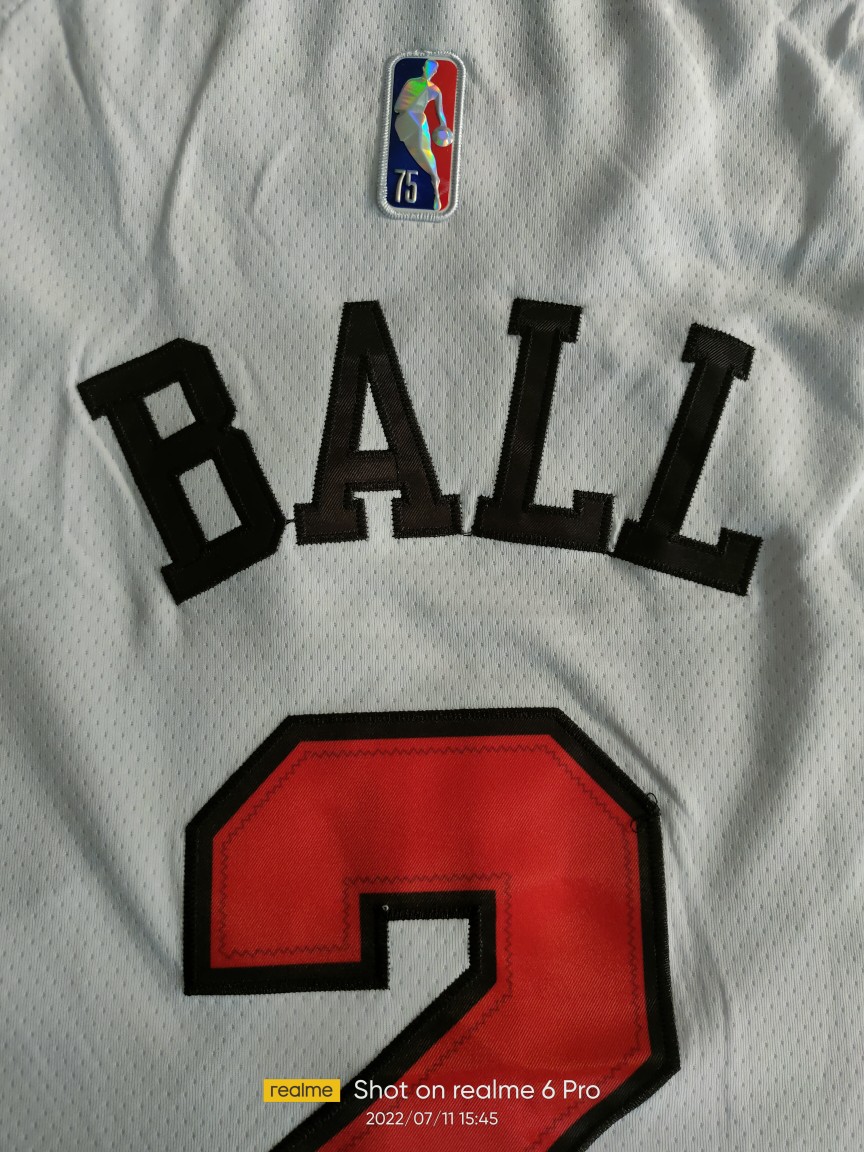 Lonzo Ball Bulls Jersey LC 🙏 : r/basketballjerseys