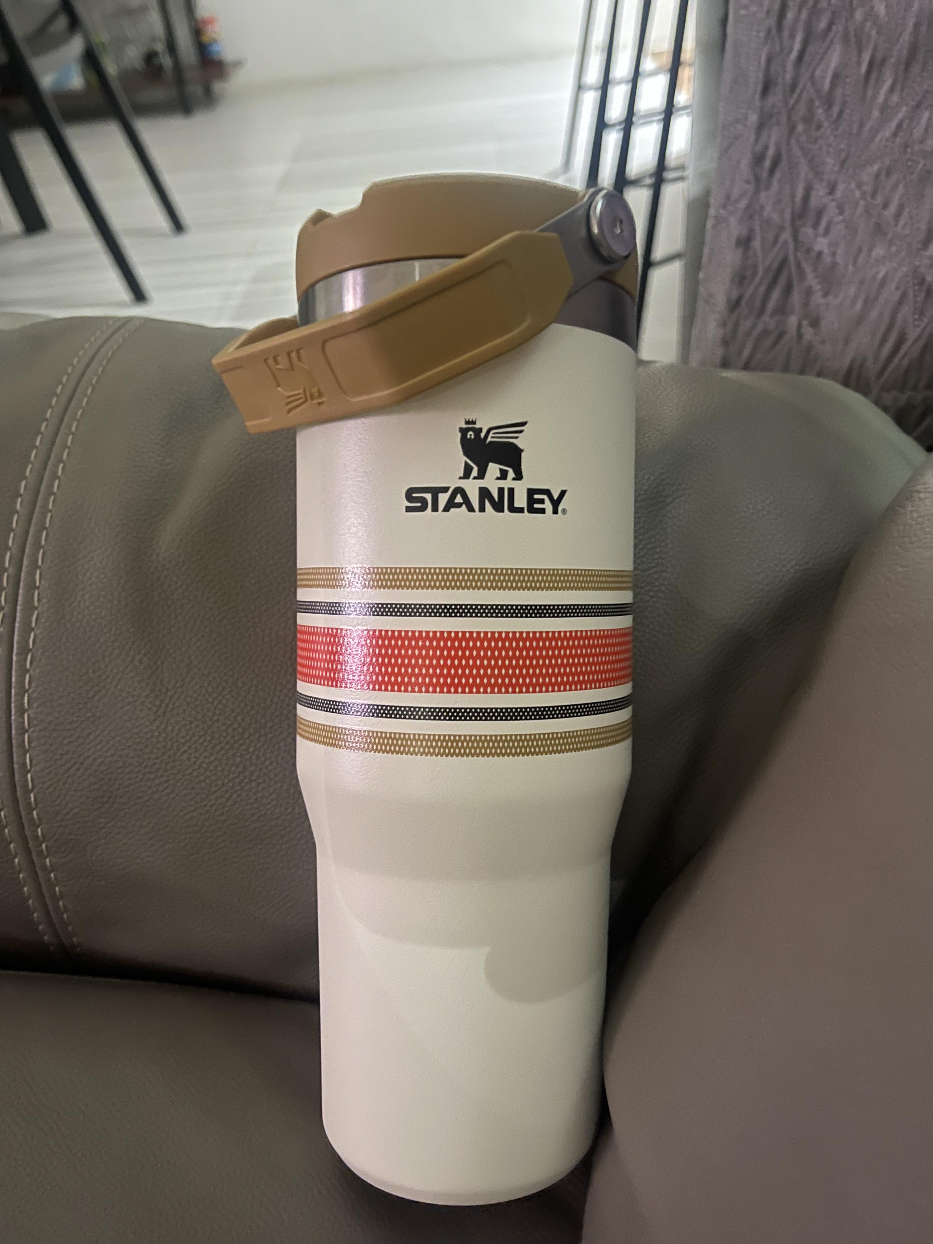 Stanley Varsity IceFlow Flip Straw Tumbler 30 oz. – Chris Sports