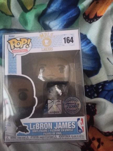 POP! NBA LeBron James MPLS - Evoque Mtl