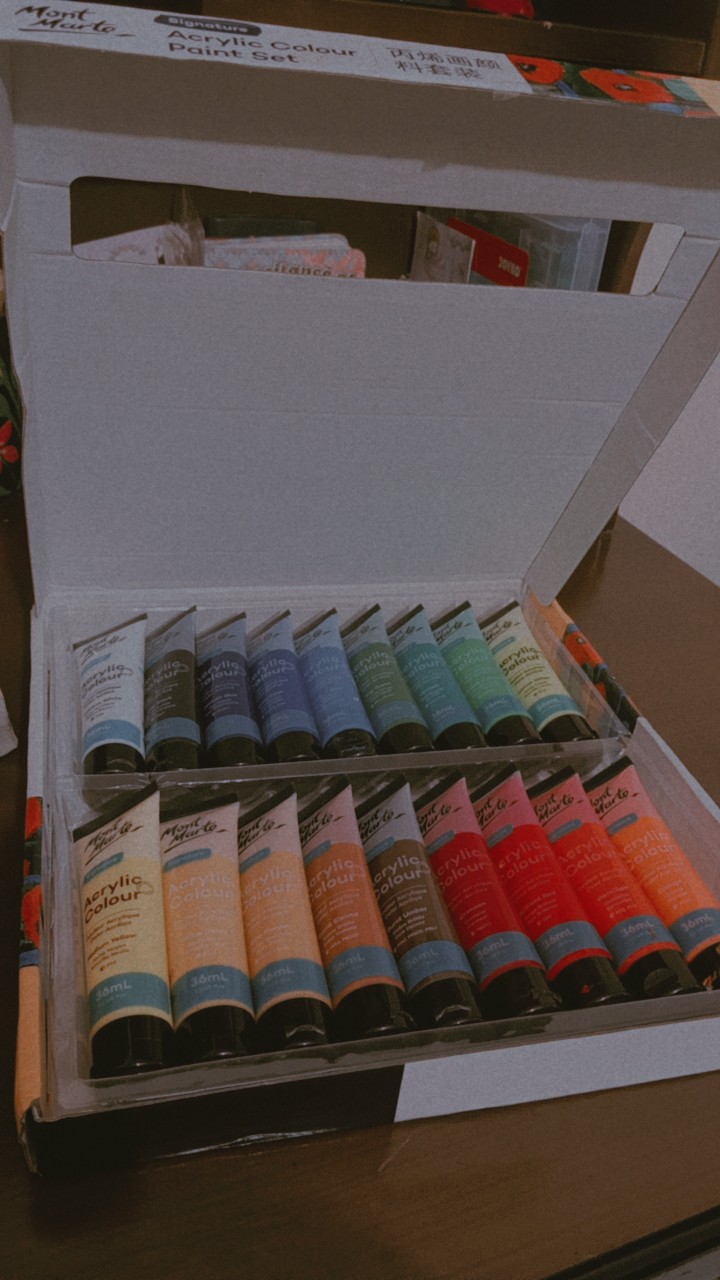 Mont Marte Acrylic 36ml Paint Set 18/4/36/48 Colours Perfect for