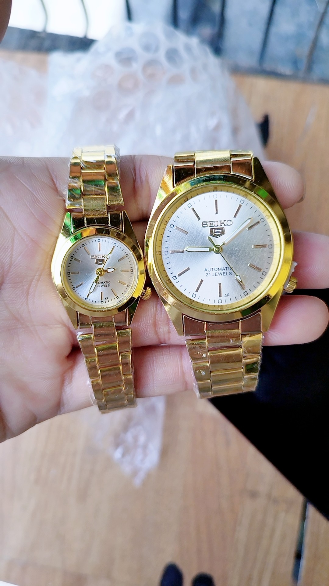 Wrist Watches Seiko Automatic Couple Watch Gold Watch Pawnable