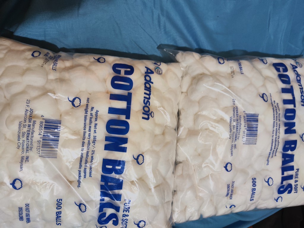 Cotton World Bulk Pack Regular Cotton Balls