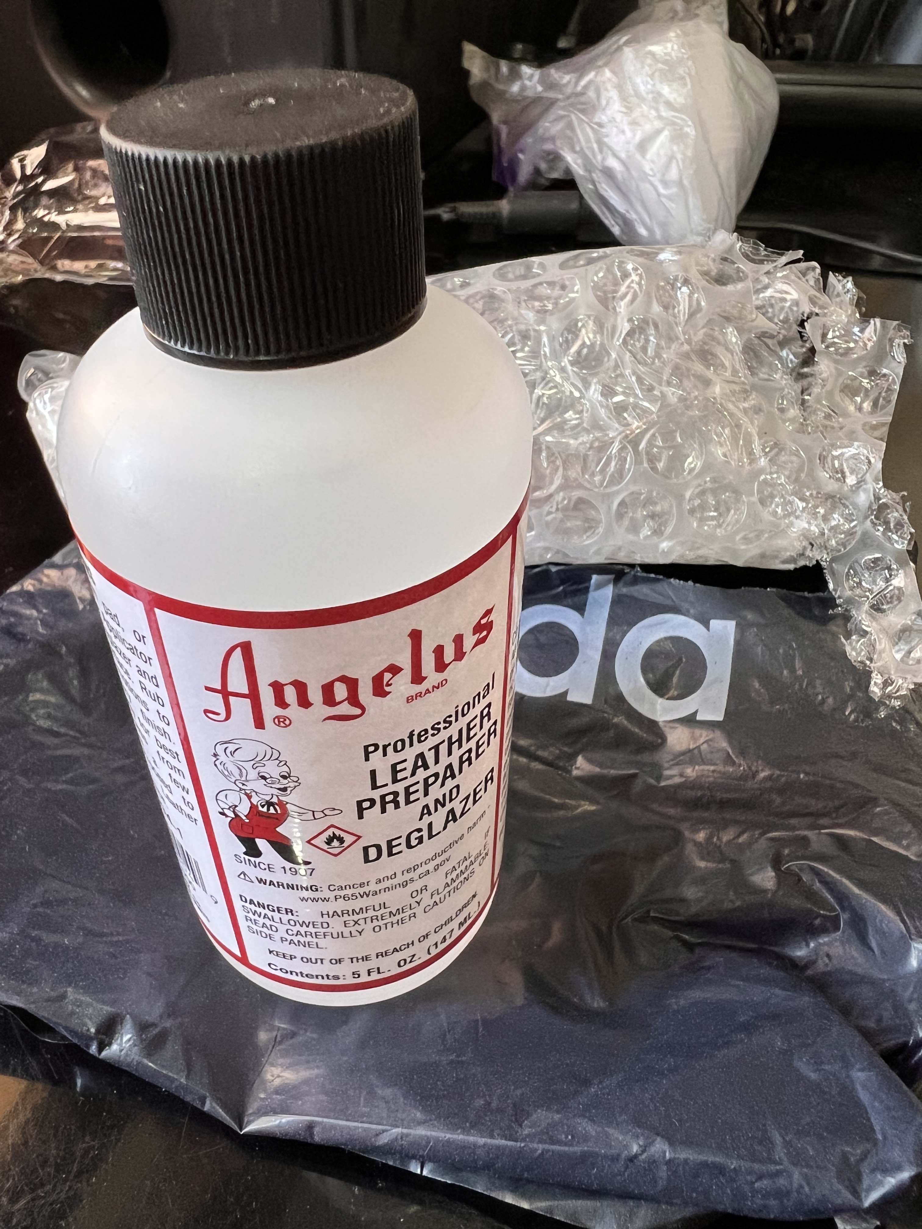 ANGELUS PROFESSIONAL LEATHER CUSTOM PAINT PREPARER AND DEGLAZER 1