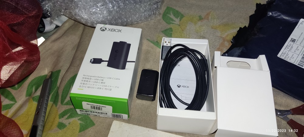 Xbox Rechargeable Battery and USB-C Cable