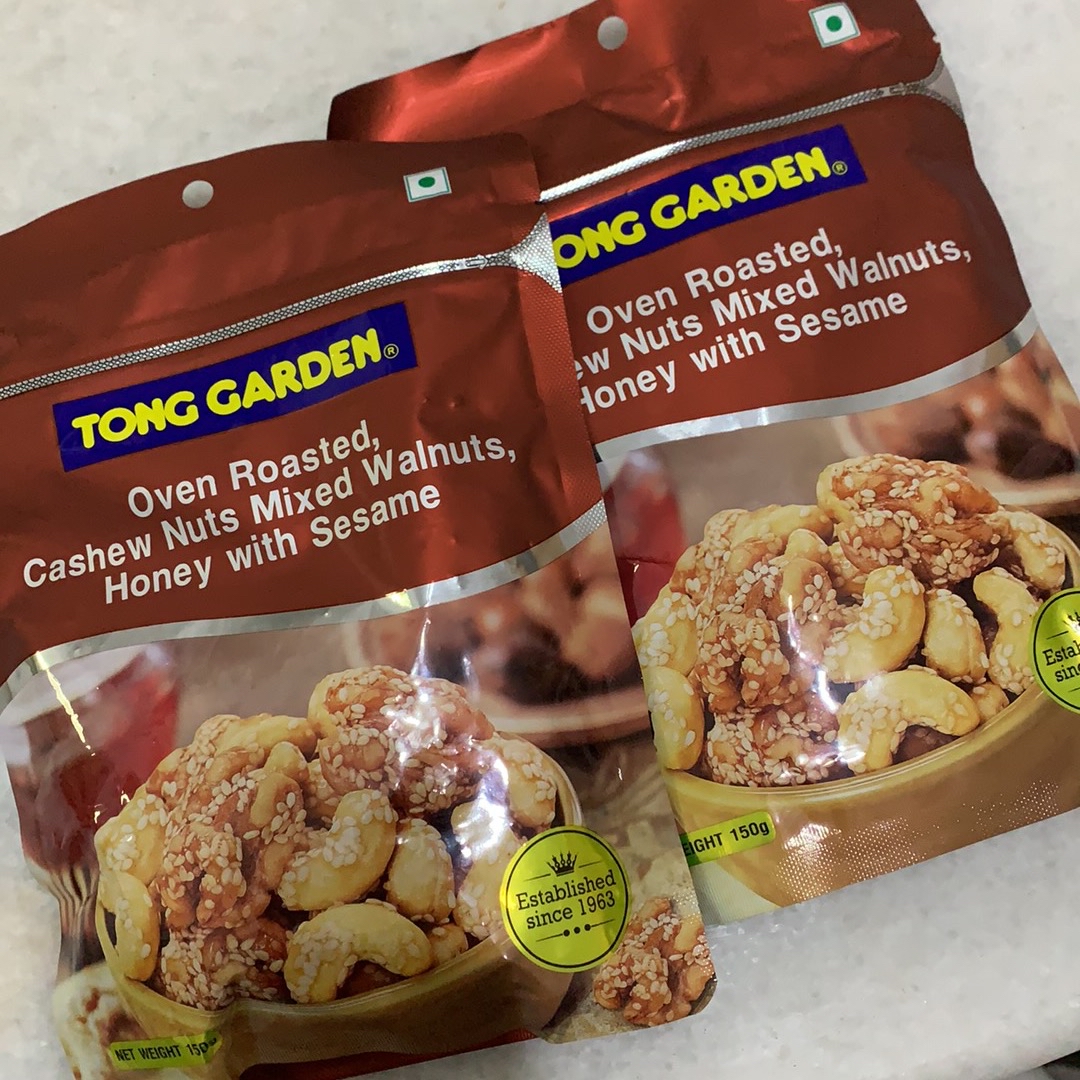 Tong Garden Cashew Nuts Mixed Walnuts (Honey Roasted With Sesame) 150g -  Gajus & Kacang Otak Halal - 芝麻蜜糖腰豆与核桃坚果