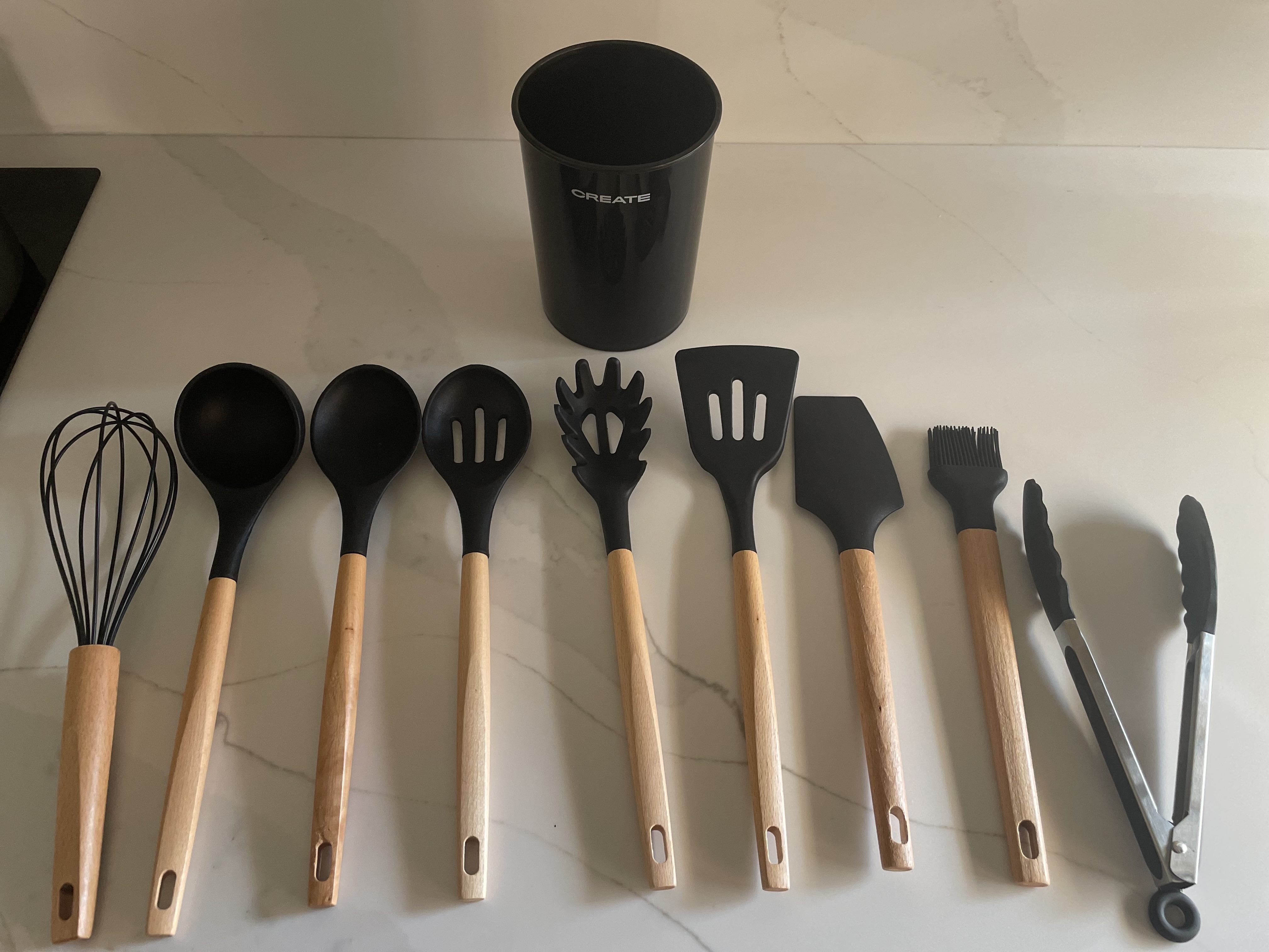 KITCHENWARE STUDIO - Utensilios de cocina de silicona y madera - Create