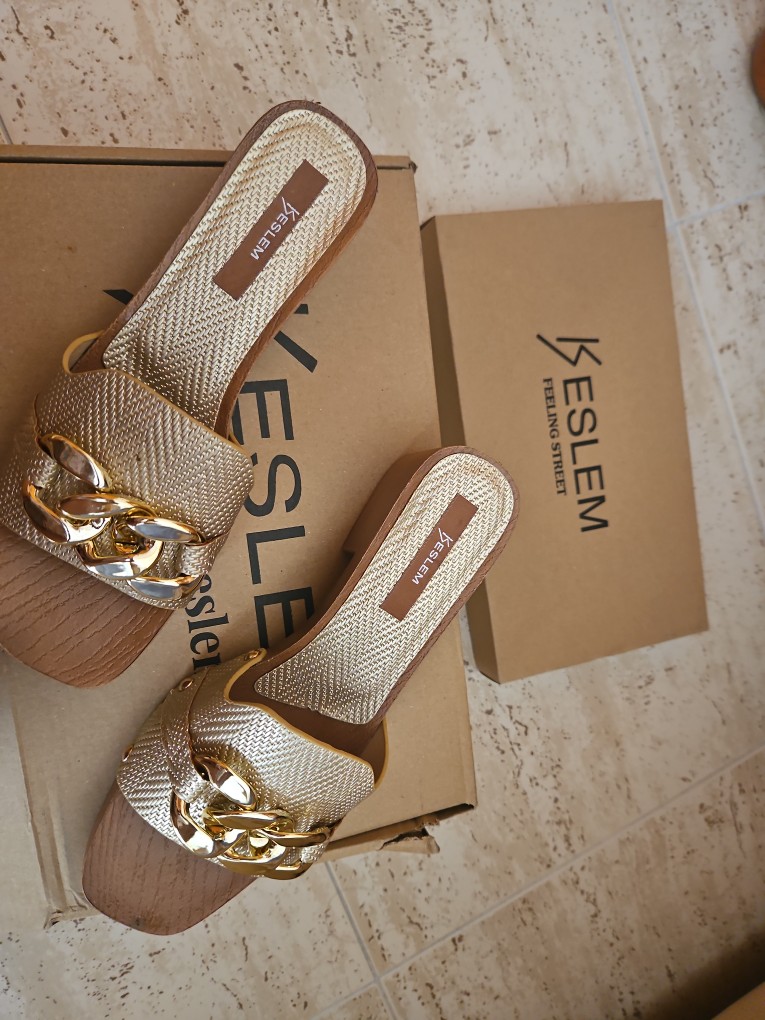 Zapatillas CETTI en color beige para mujer Miravia