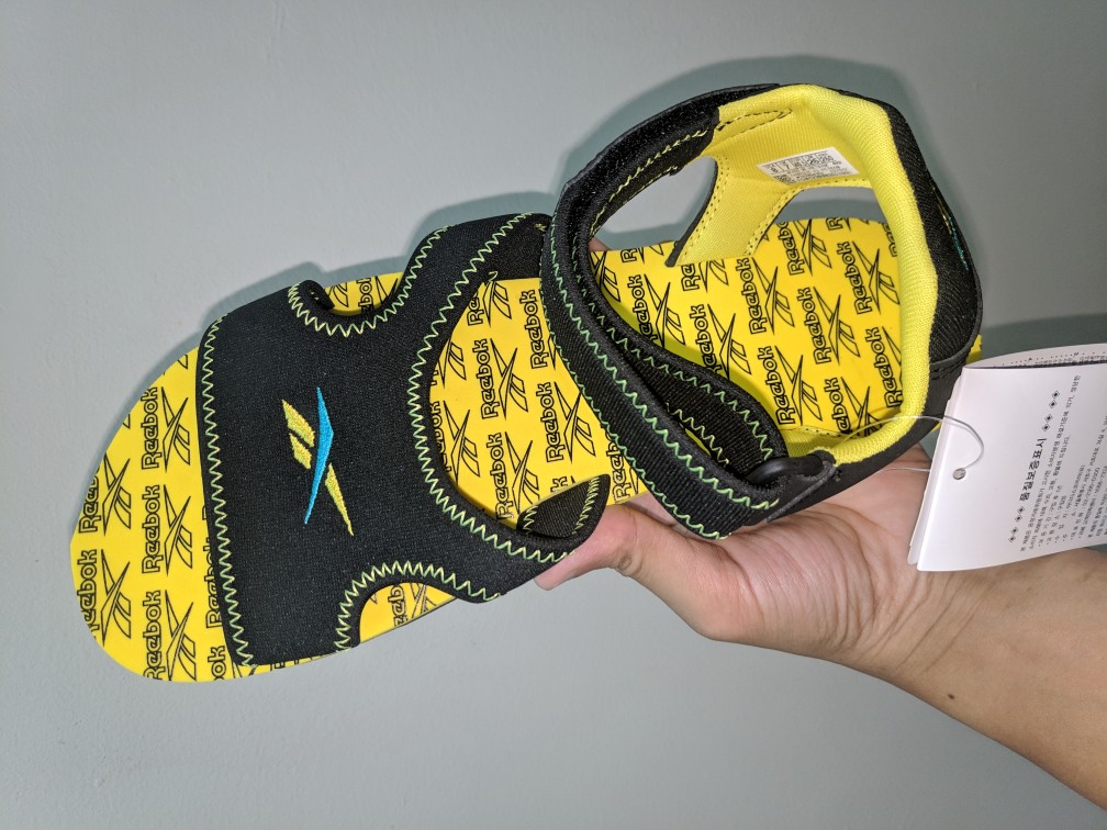 sandal reebok kobo quest