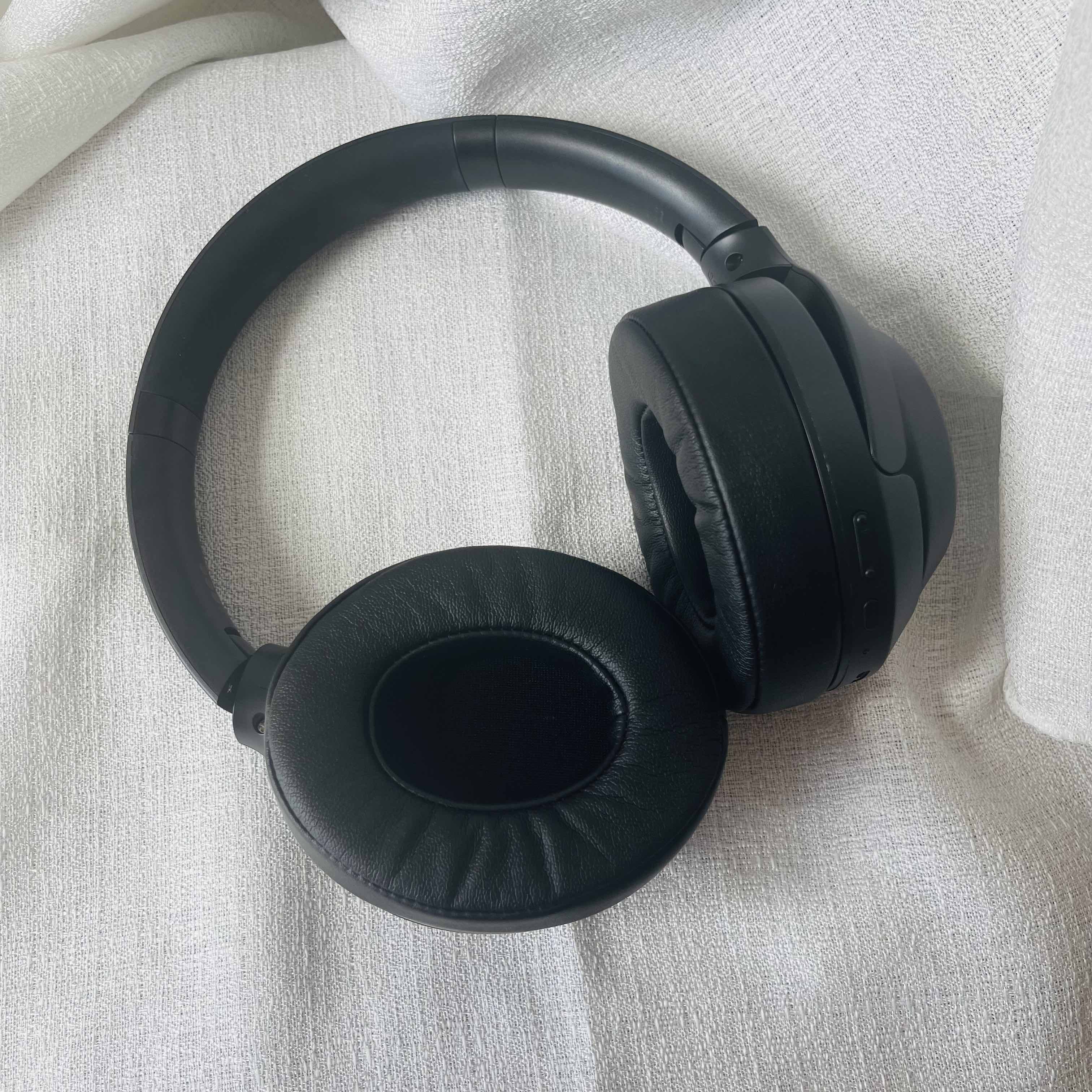 How To Use ANY WIRELESS Headphones/Earbuds With Mic As A Headset On PS4