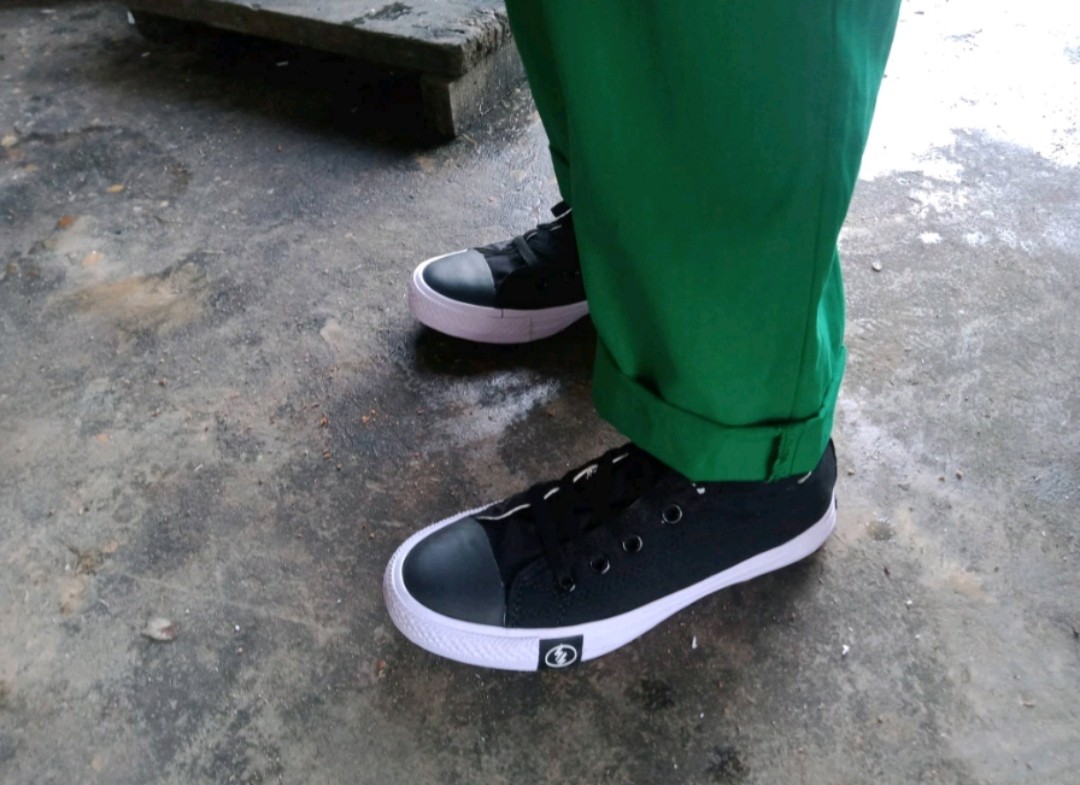 Sepatu Murah Sepatu Converse UNDEFEATED HITAM Pendek Petir Sepatu Sneaker  Casual Sepatu Pria Wanita sepatu terlaris Sepatu Sekolah Sepatu Kuliah  Sepatu Olahraga dan Sport | Lazada Indonesia
